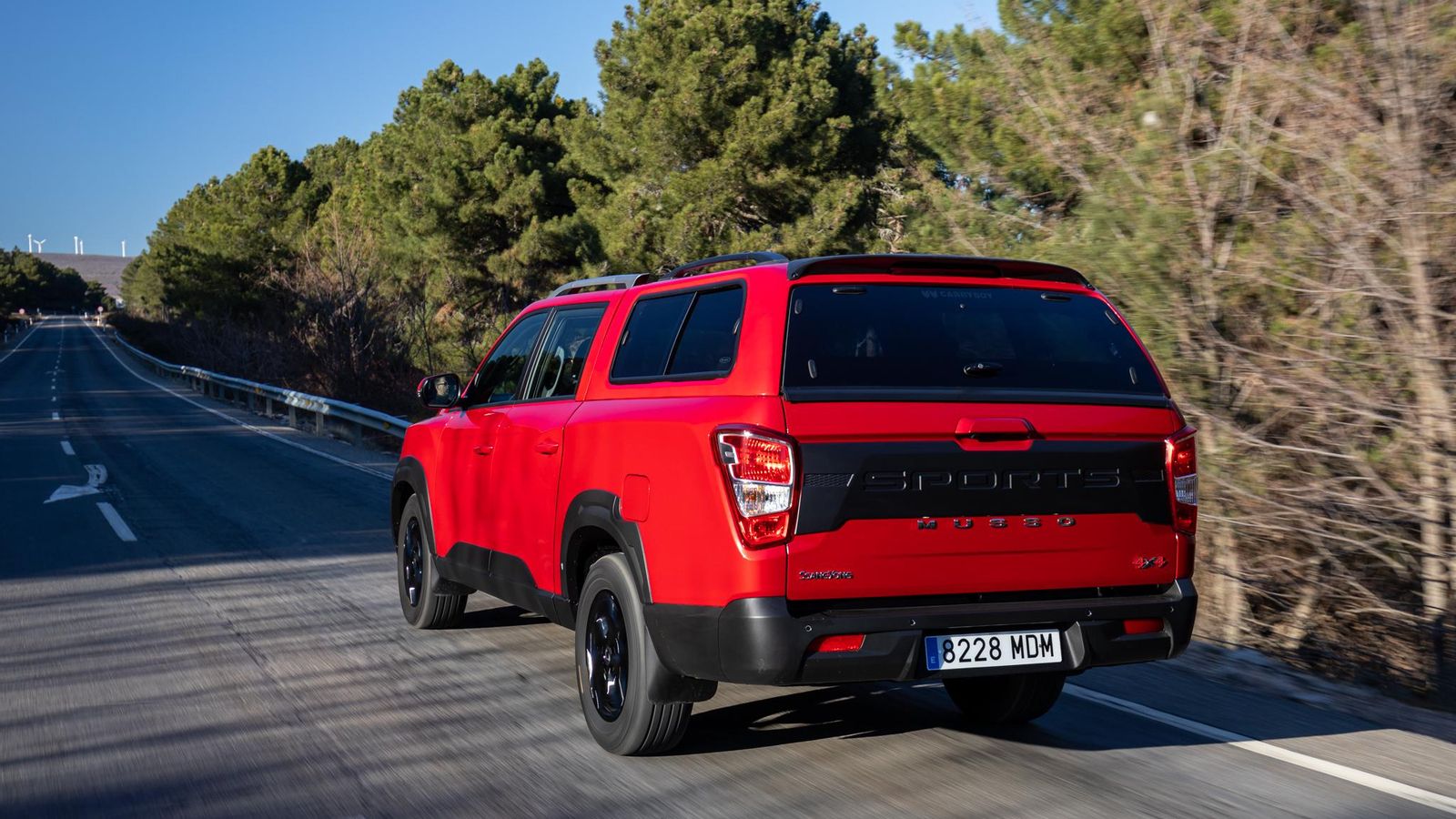 La adopción de una suspensión diferente en el acabado Limited respecto a otros Musso, reduce la carga útil transportable en esta versón. La adopción de una suspensión diferente en el acabado Limited respecto a otros Musso, reduce la carga útil transportable en esta versón.
