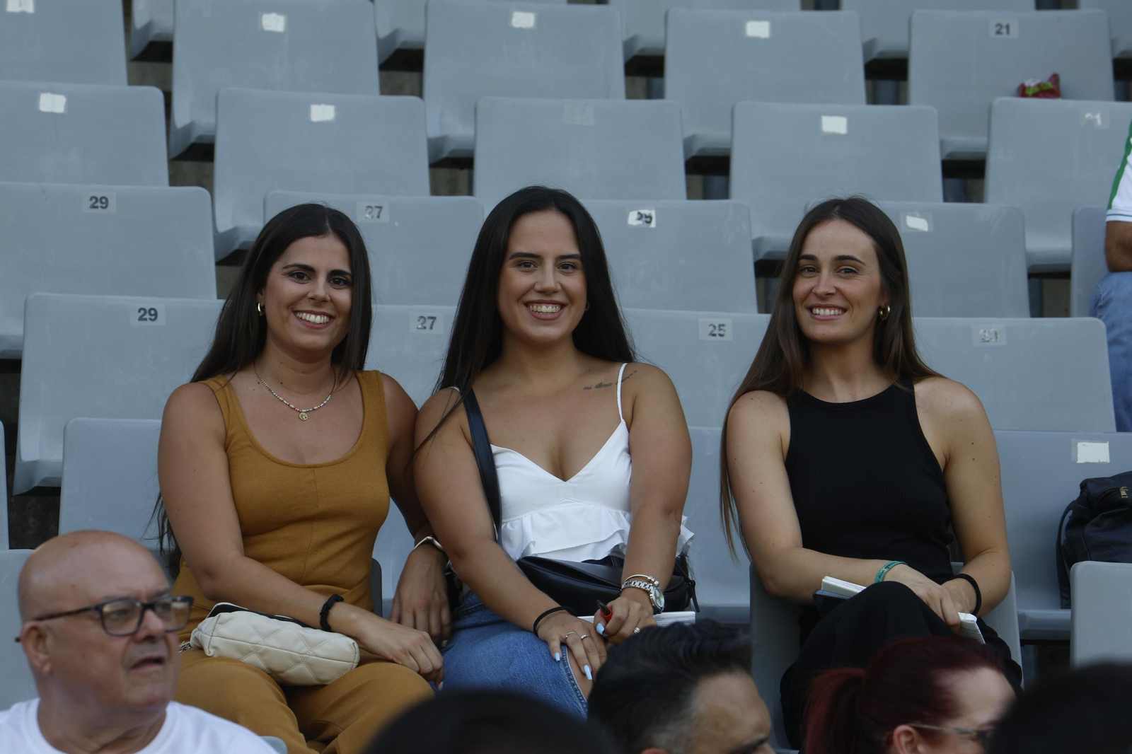 Las mejores fotos del ambientes en El Arcángel para el Córdoba CF - Rayo Vallecano