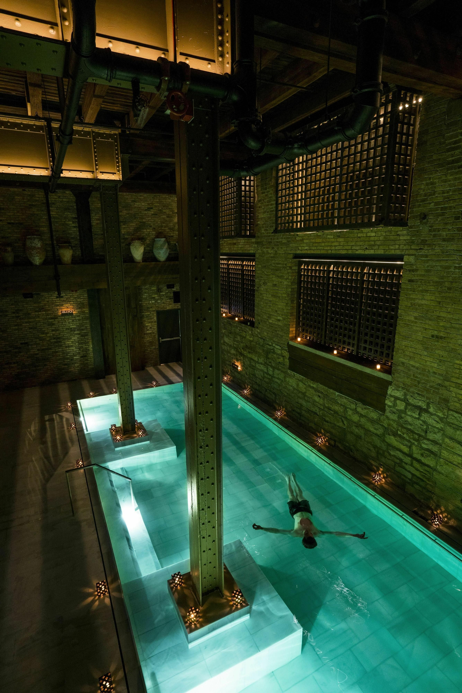 Baños de Chicago, situados en una antigua fábrica de principios del siglo XX