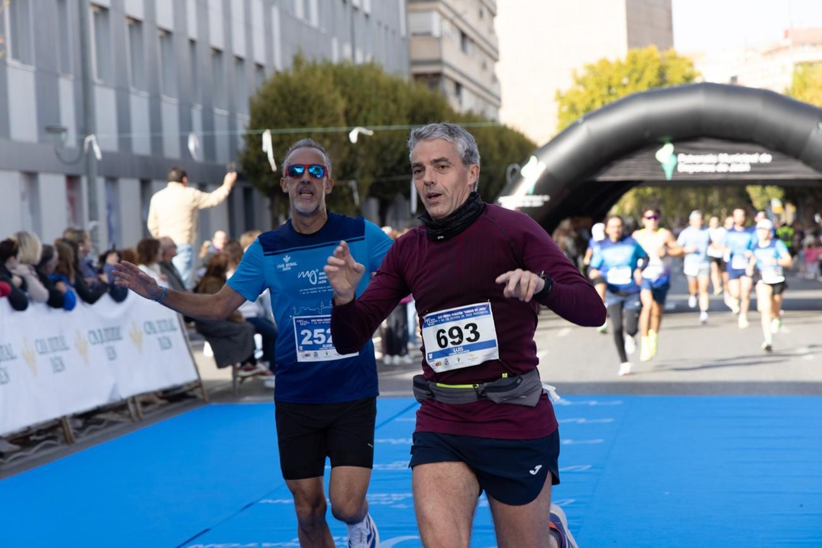 En imágenes: multitudinaria e histórica XXIX Media Maratón 'Ciudad de Jaén' y 10k en memoria de Paco Manzaneda