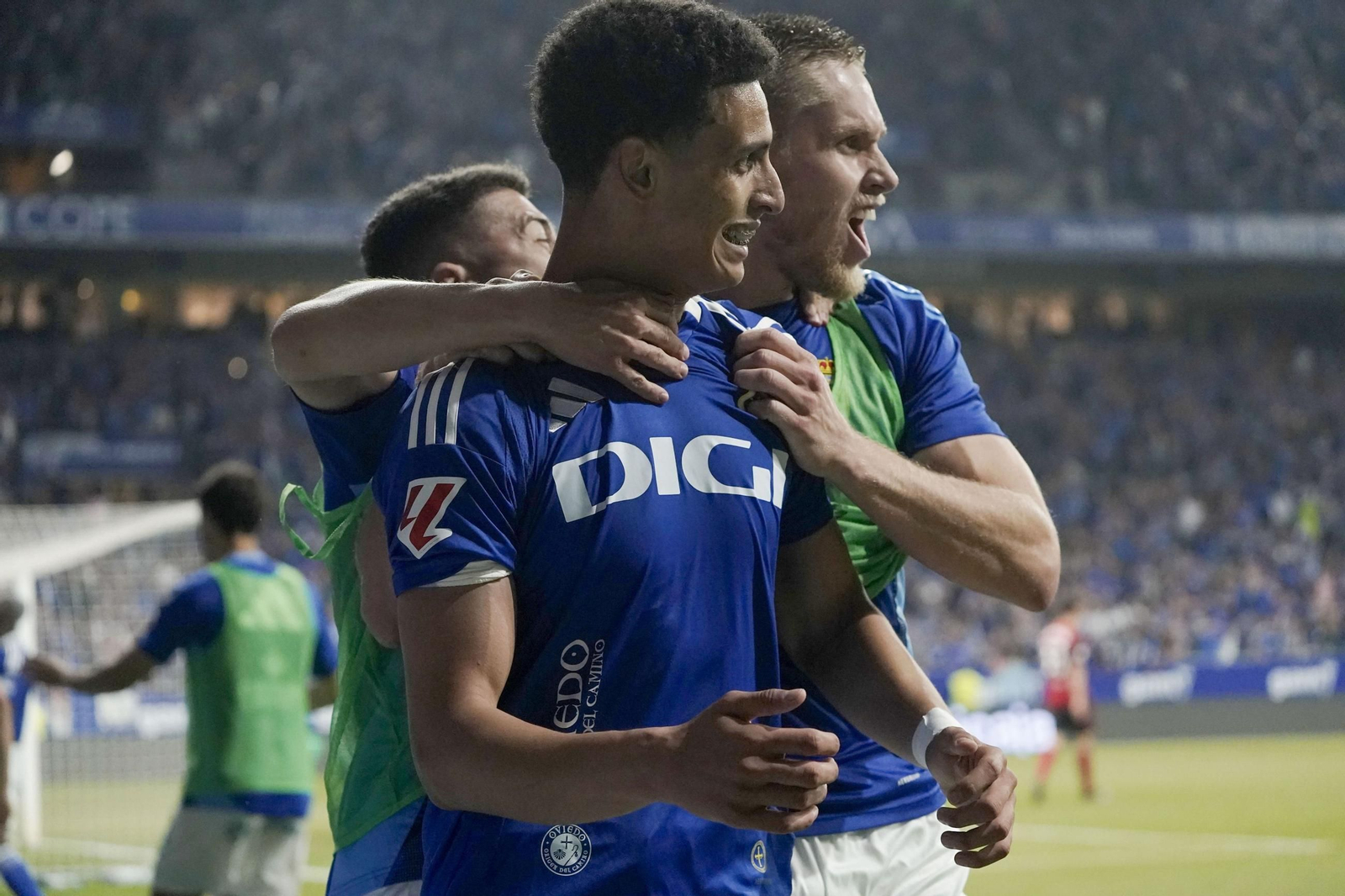 Las fotos del ascenso del Oviedo ante el Mirandés