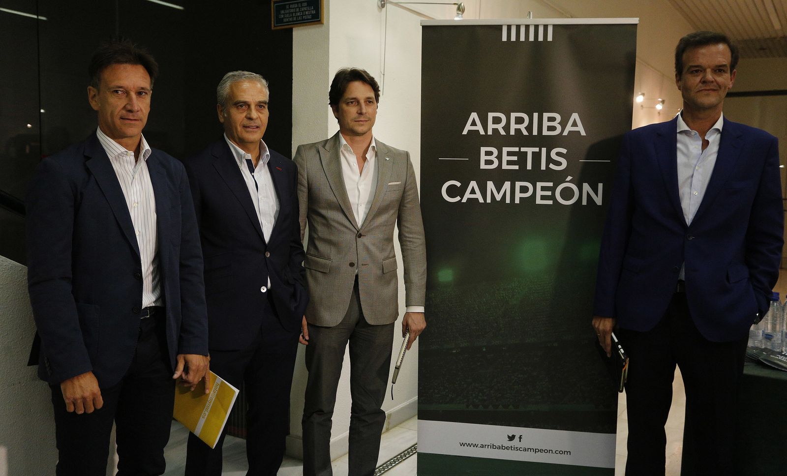 Alfonso, Valenzuela, Fernández y Salas al inicio del acto.