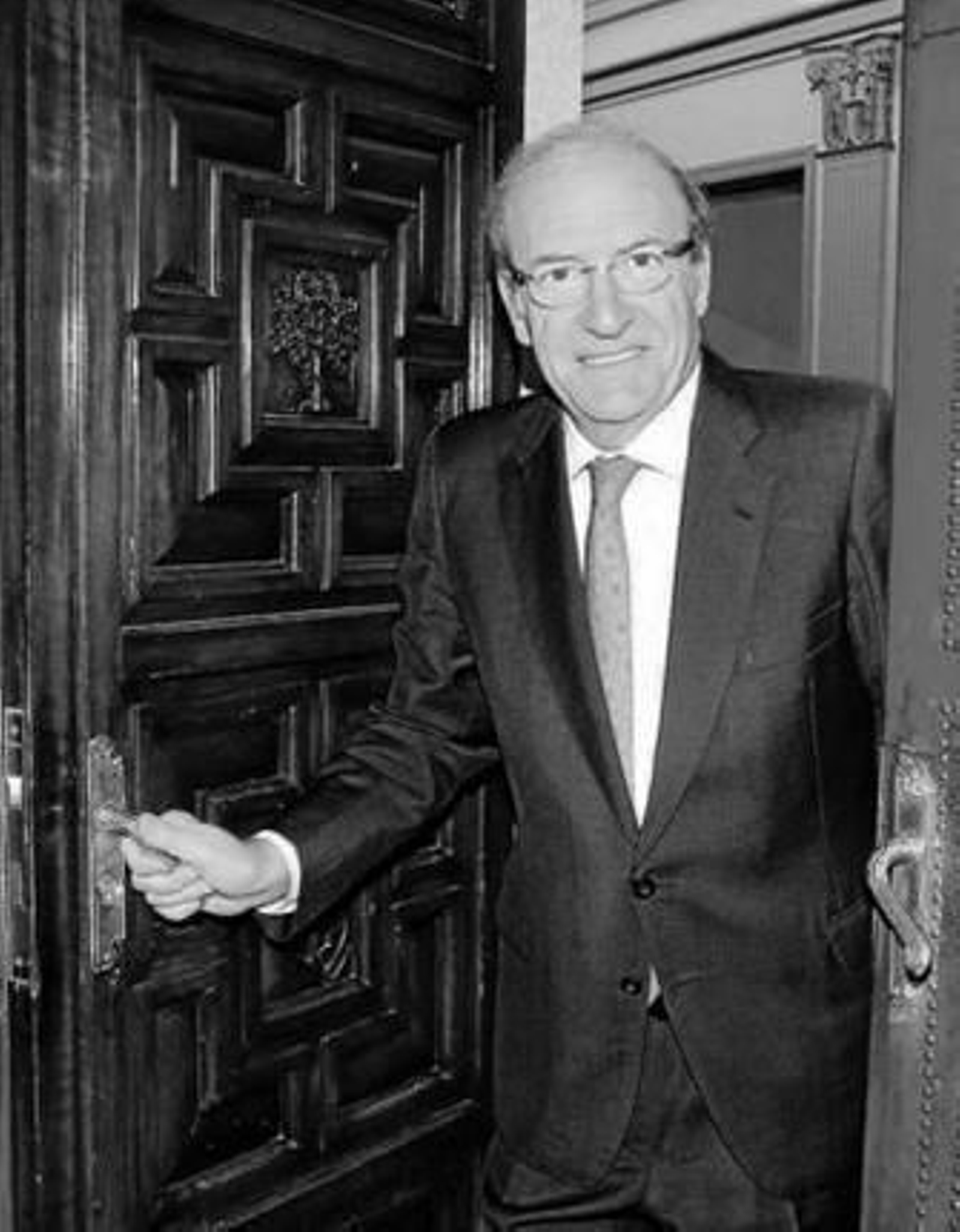 "Las fábricas de Francisco Montenegro son casi blancas" "Las fábricas de Francisco Montenegro son casi blancas"