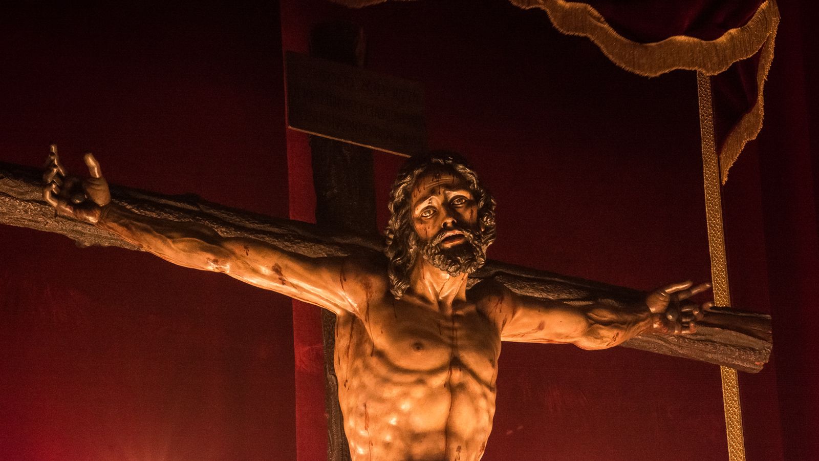 El Santísimo Cristo de la Sed en su altar de quinario