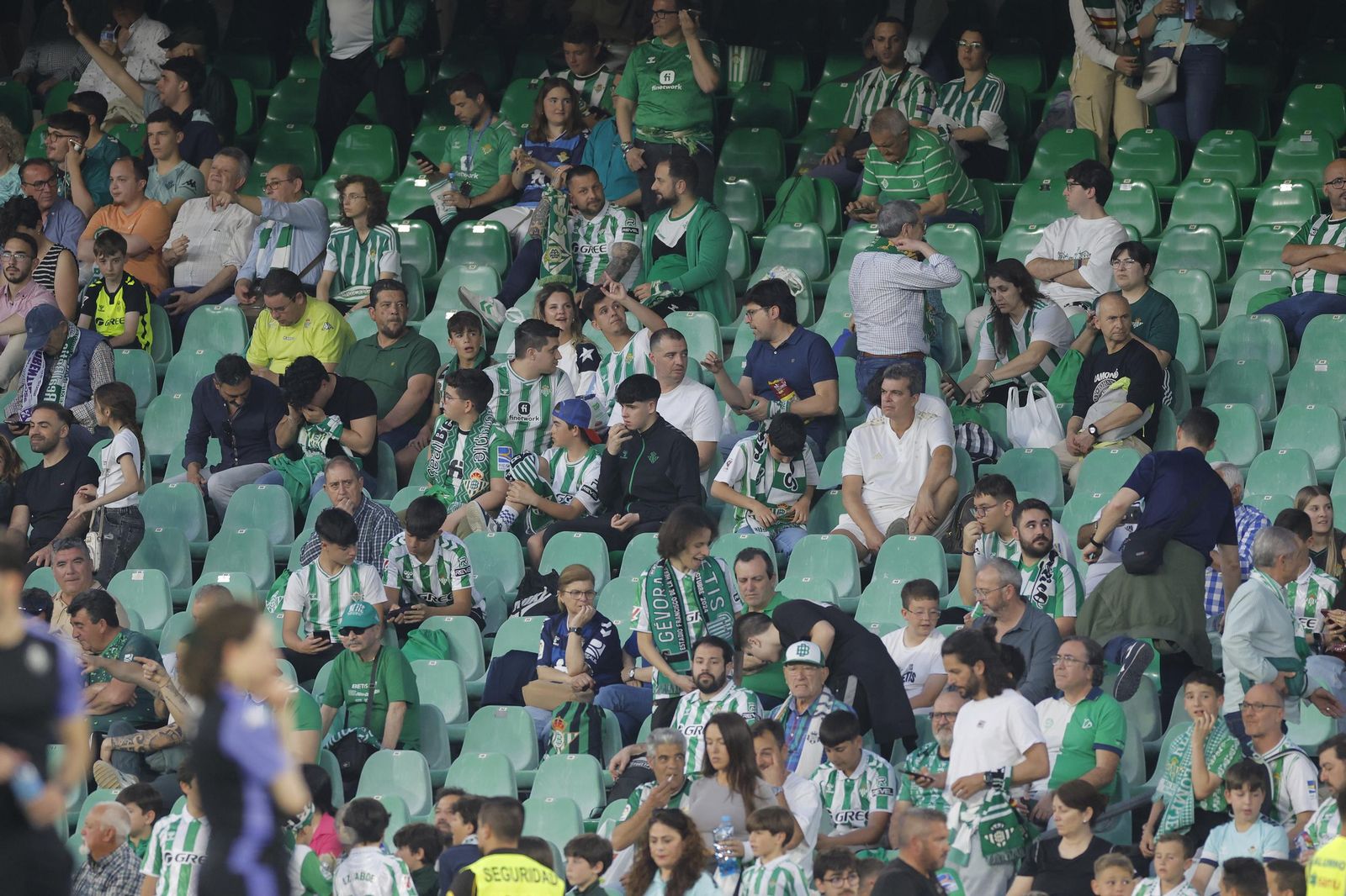Búscate en las fotos del Betis - Valladolid