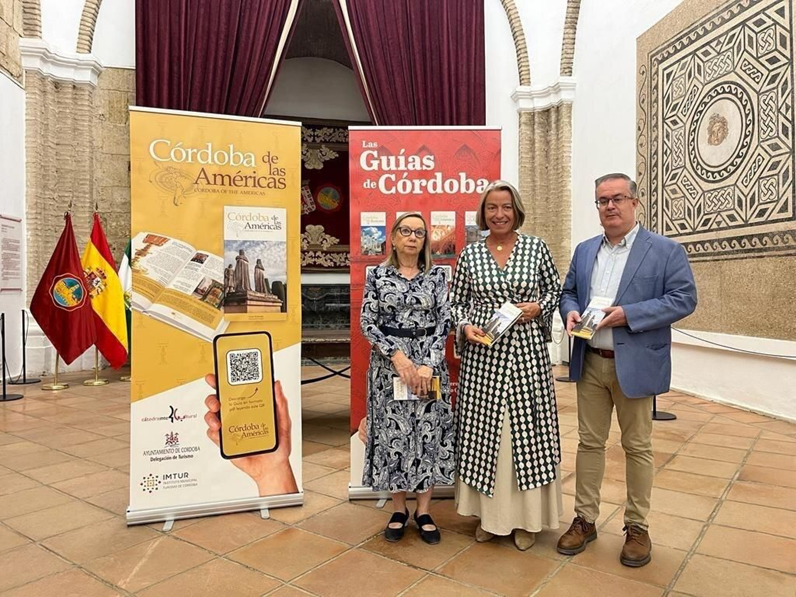 Foto de familia de la presentación de la guía.