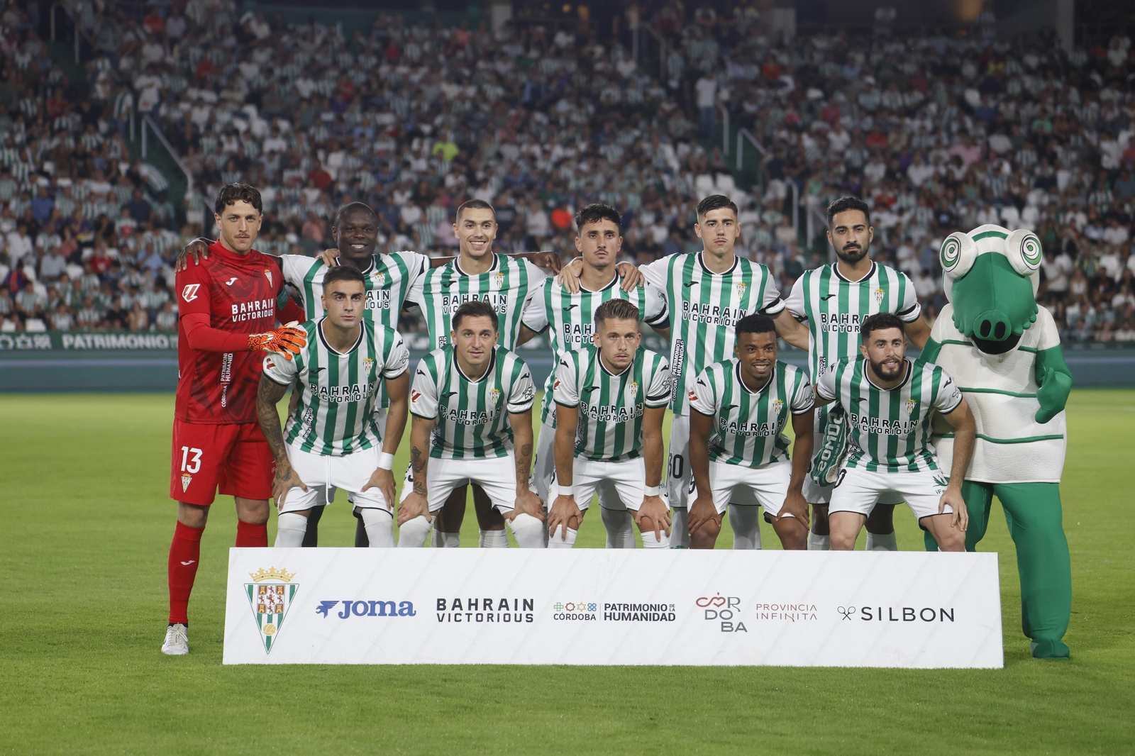 Las mejores fotos del ambiente en El Arcángel para el Córdoba CF - Cultural Leonesa