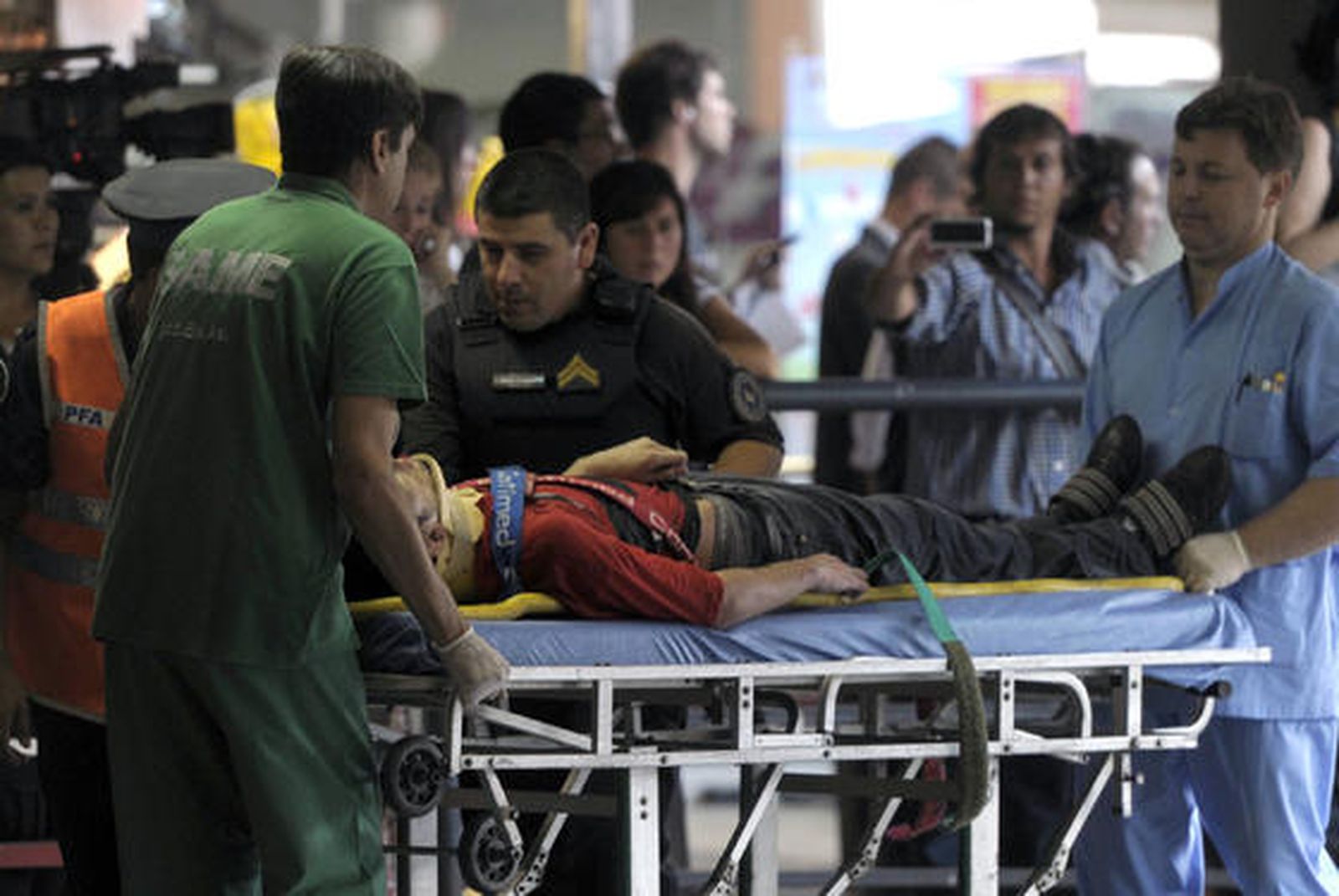 Un accidente cerca de Buenos Aires origina cientos de heridos y un gran número de muertos.

Foto: AFP Photo/ Reuters