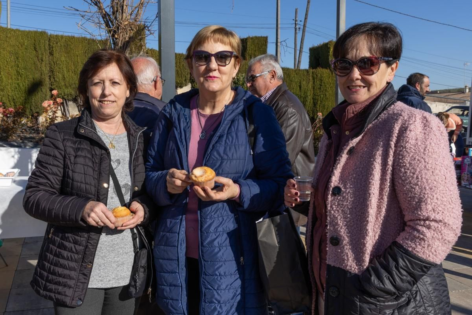 Chocolatada solidaria, caravana de coches, campanadas infantiles y juegos para los más pequeños en Monte Lope Álvarez
