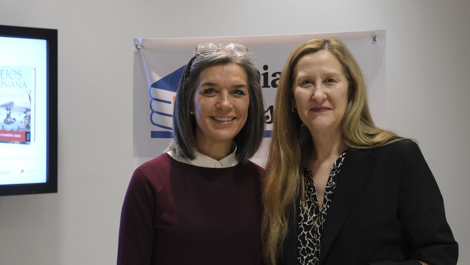 Imágenes del Diario de los Libros con la escritora ganadora del Premio Planeta 2022, Luz Gabás