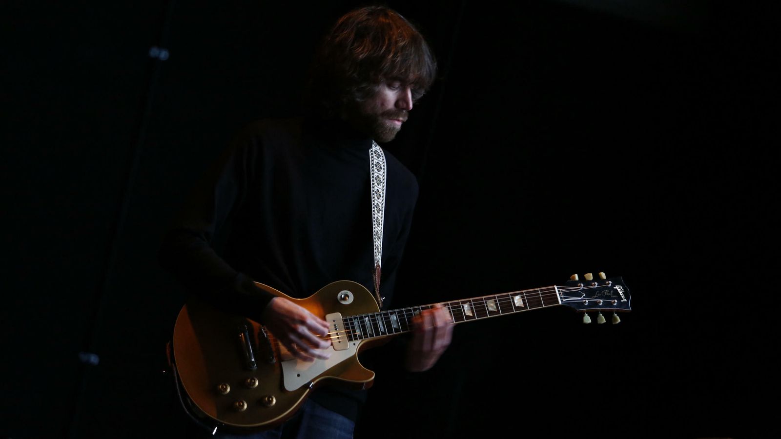 Migueline musicalizó 'Película familiar' de Val del Omar en directo.