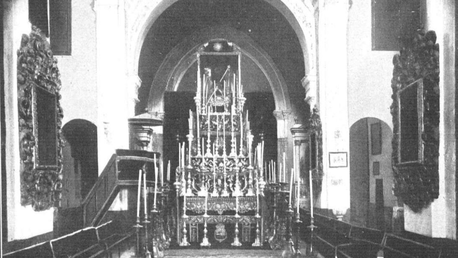 Interior de la iglesia de San Gil durante la celebración de las honras fúnebres por el alma de Joselito “el Gallo” 1.