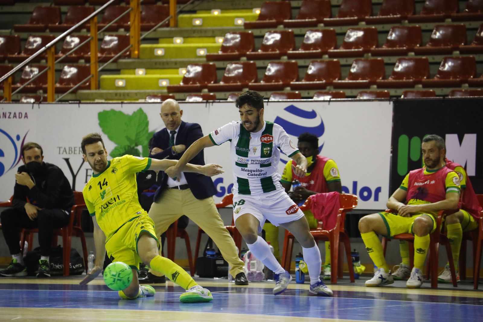 La derrota del Córdoba Futsal ante el Jaén Paraíso Interior, en imágenes