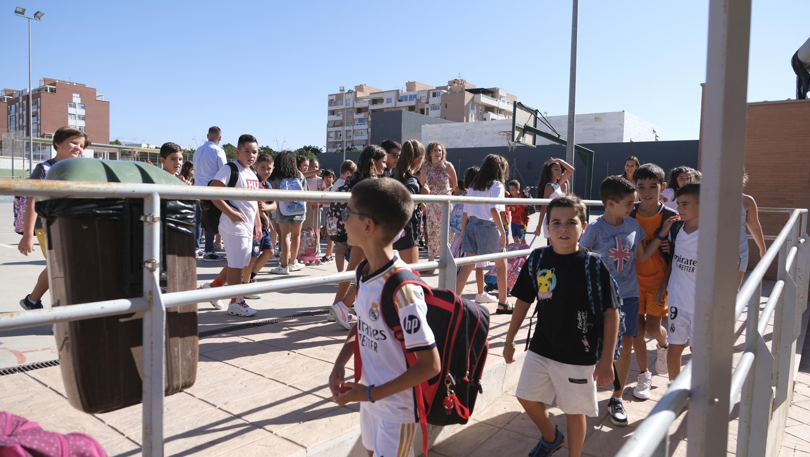 El curso escolar empieza en el Colegio Ginés Morata de Almería, en imágenes