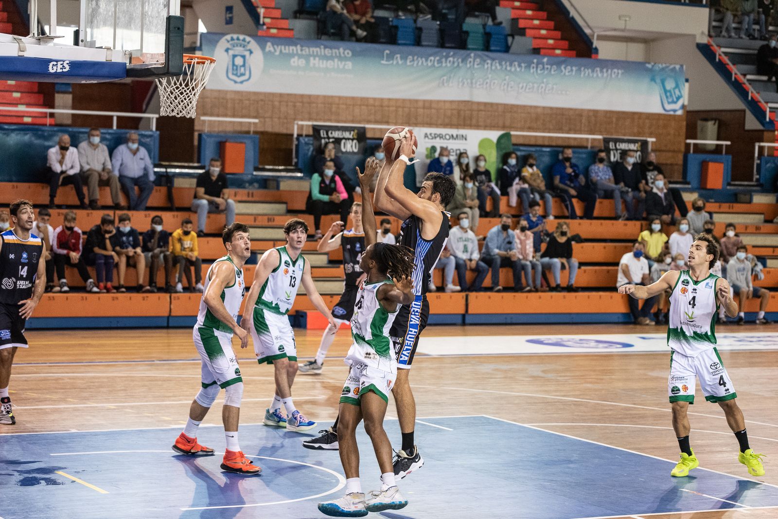 Baloncesto: Imágenes del Huelva Comercio - Extremadura