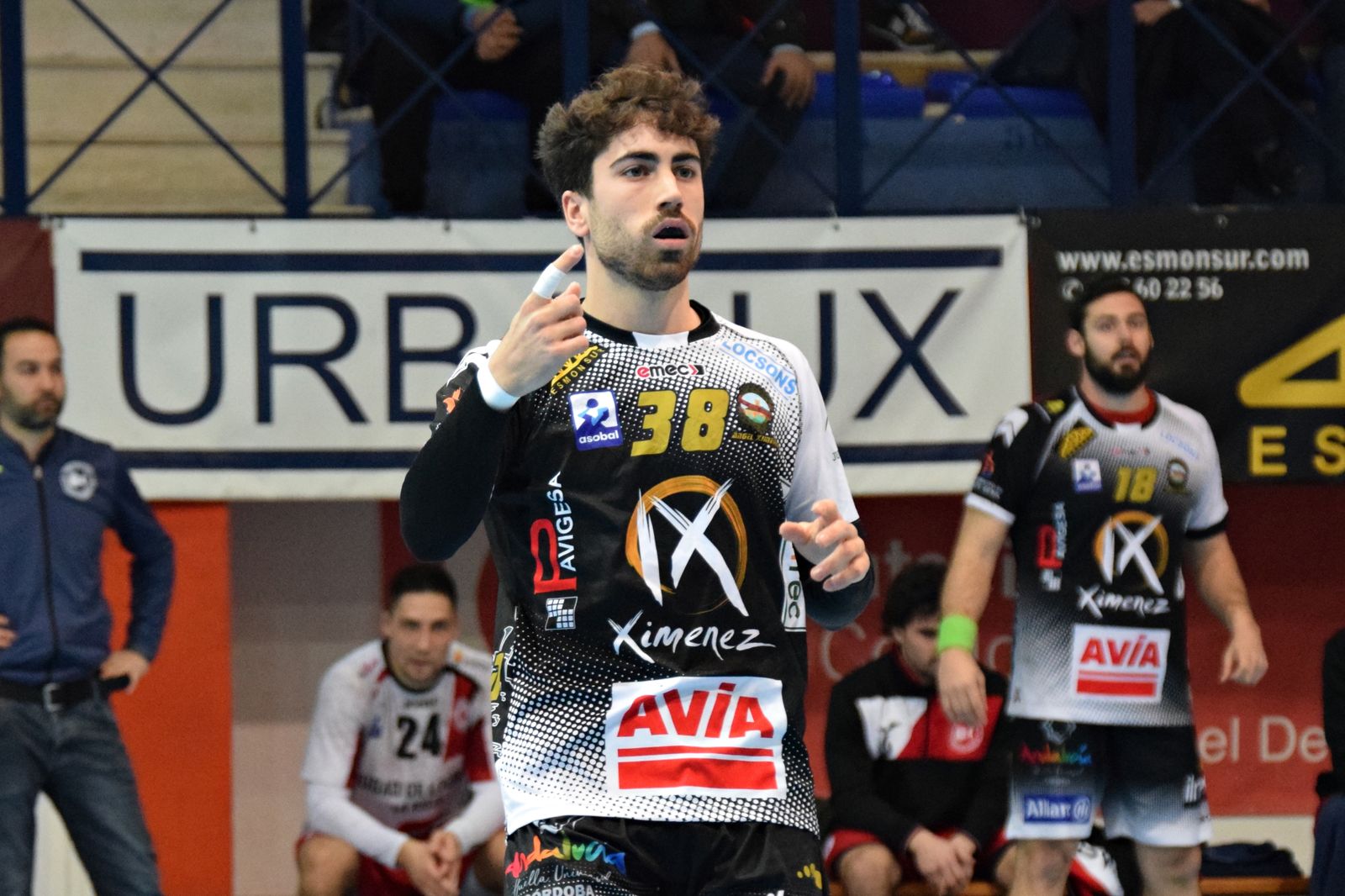 Consuegra, en un partido con el Ángel Ximénez Puente Genil.