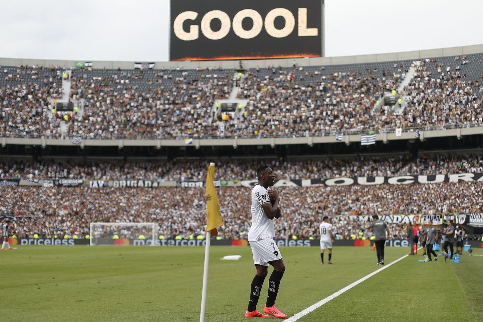 Las fotos de una final de la Libertadores histórica; Botafogo, campeón con 10, ante Atlético Mineiro