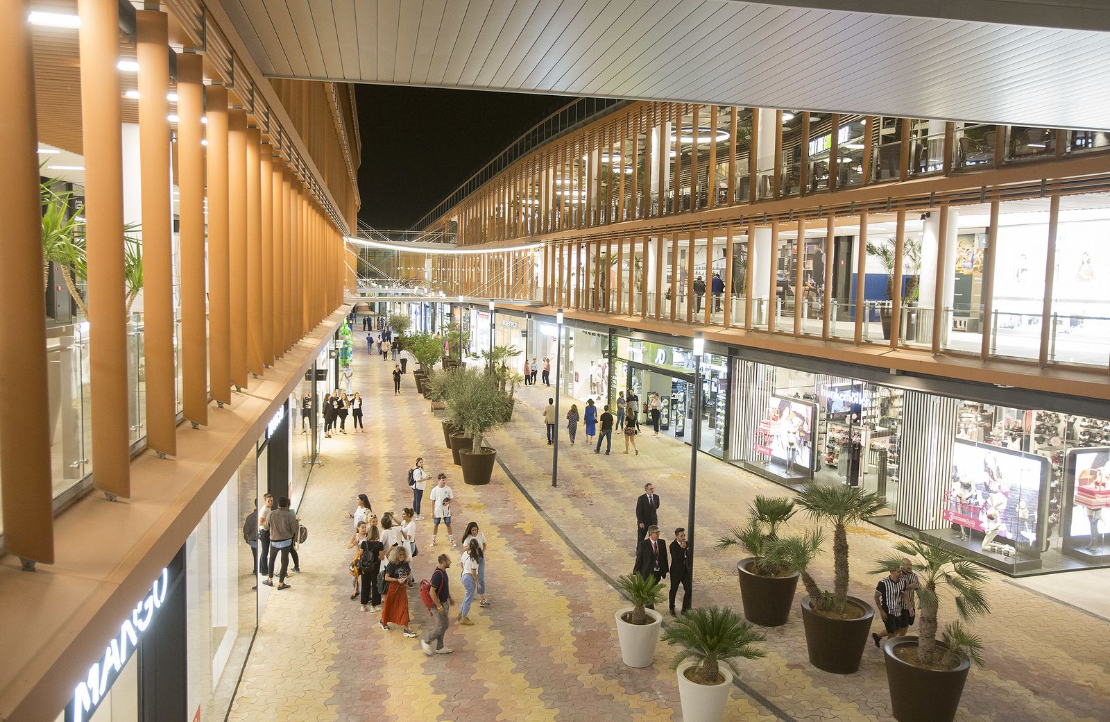 El centro comercial Torre Sevilla abre el 8 de diciembre.