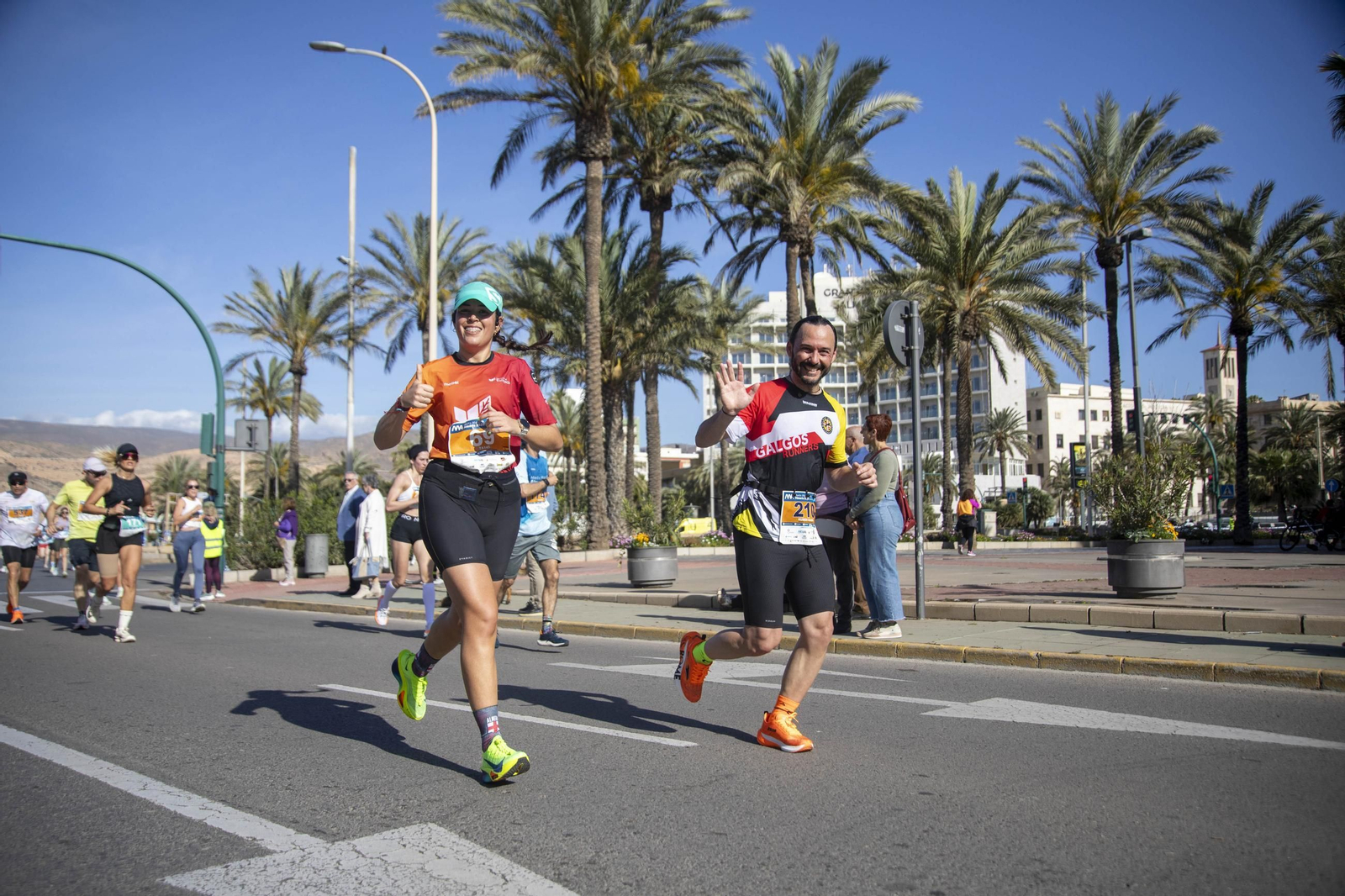 El Medio Maratón de Almería 2025, en imágenes