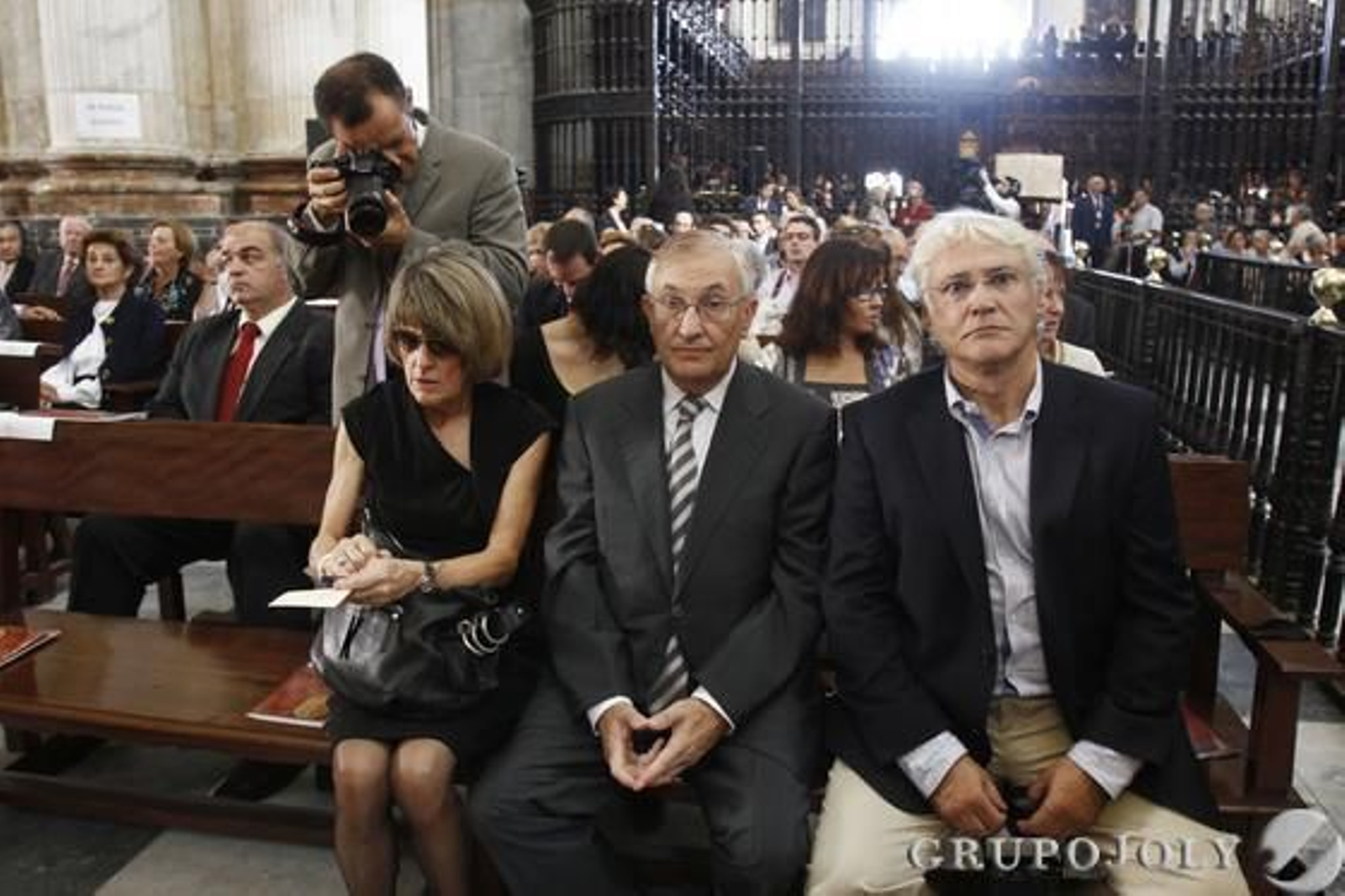 Imágenes de la toma de posesión del nuevo obispo de Cádiz y Ceuta, Rafael Zornoza Boy, en la Catedral de Cádiz.

Foto: Lourdes de Vicente - Joaquin Pino