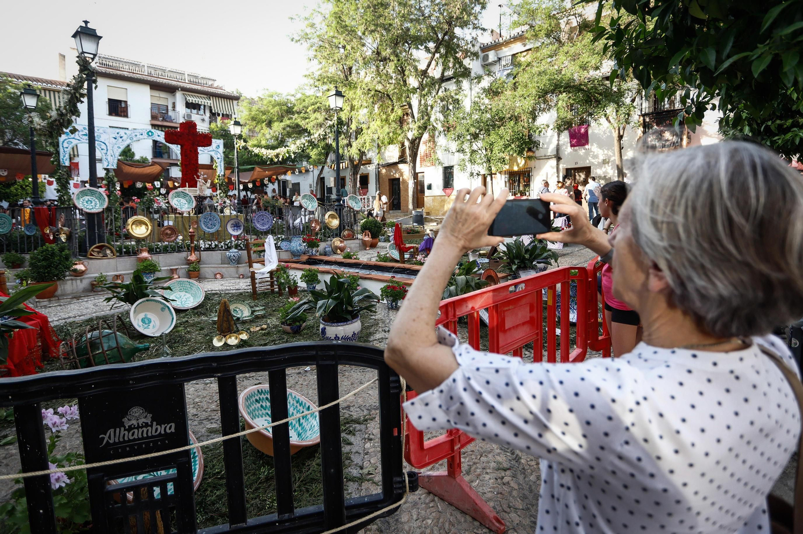 Así celebra Granada sus Cruces, en imágenes