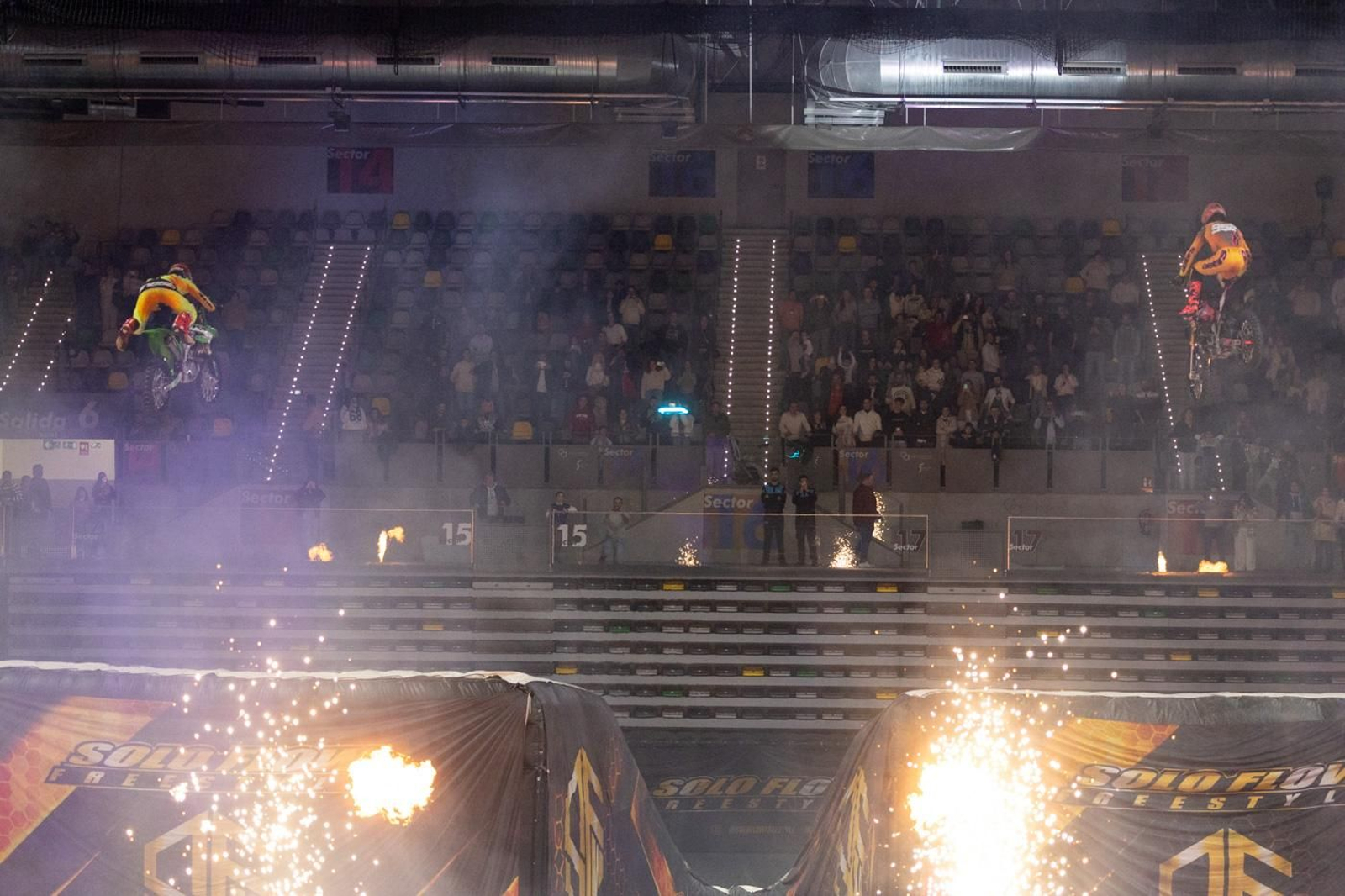 En imágenes: el Soloflow Freestyle enamora en Jaén con acrobacias y espectáculo en estado puro