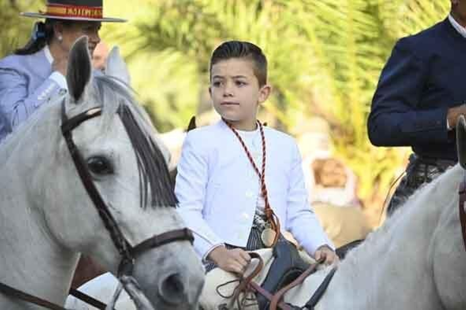 Las mejores imágenes de los peregrinos en la salida de Emigrantes