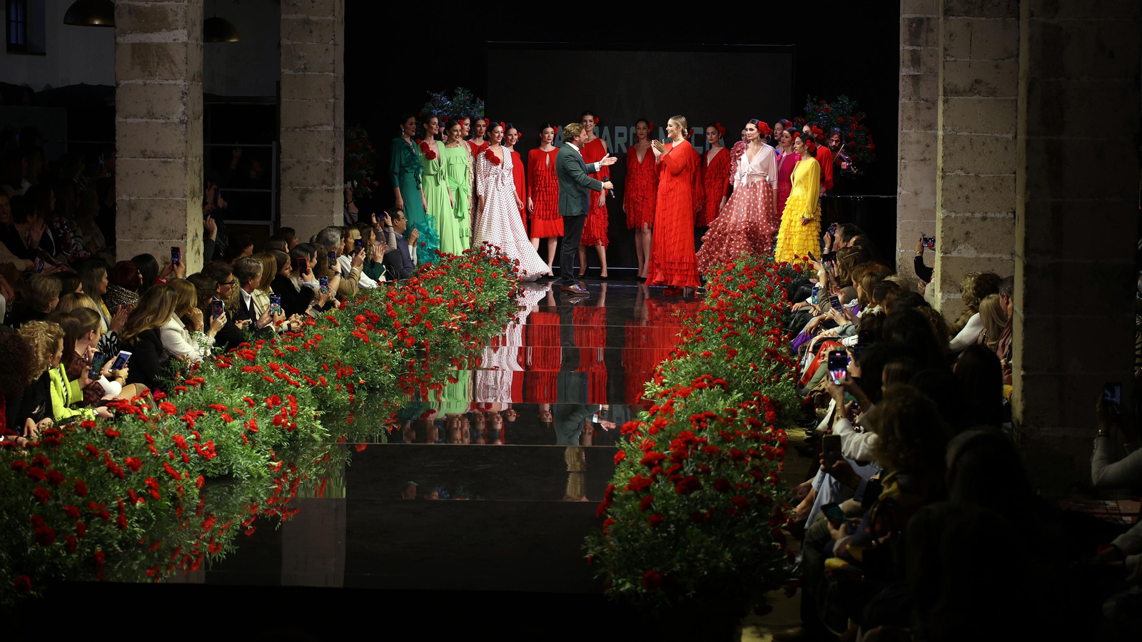 Desfile de Amparo Maciá en la Pasarela Flamenca Jerez Tio Pepe 2023