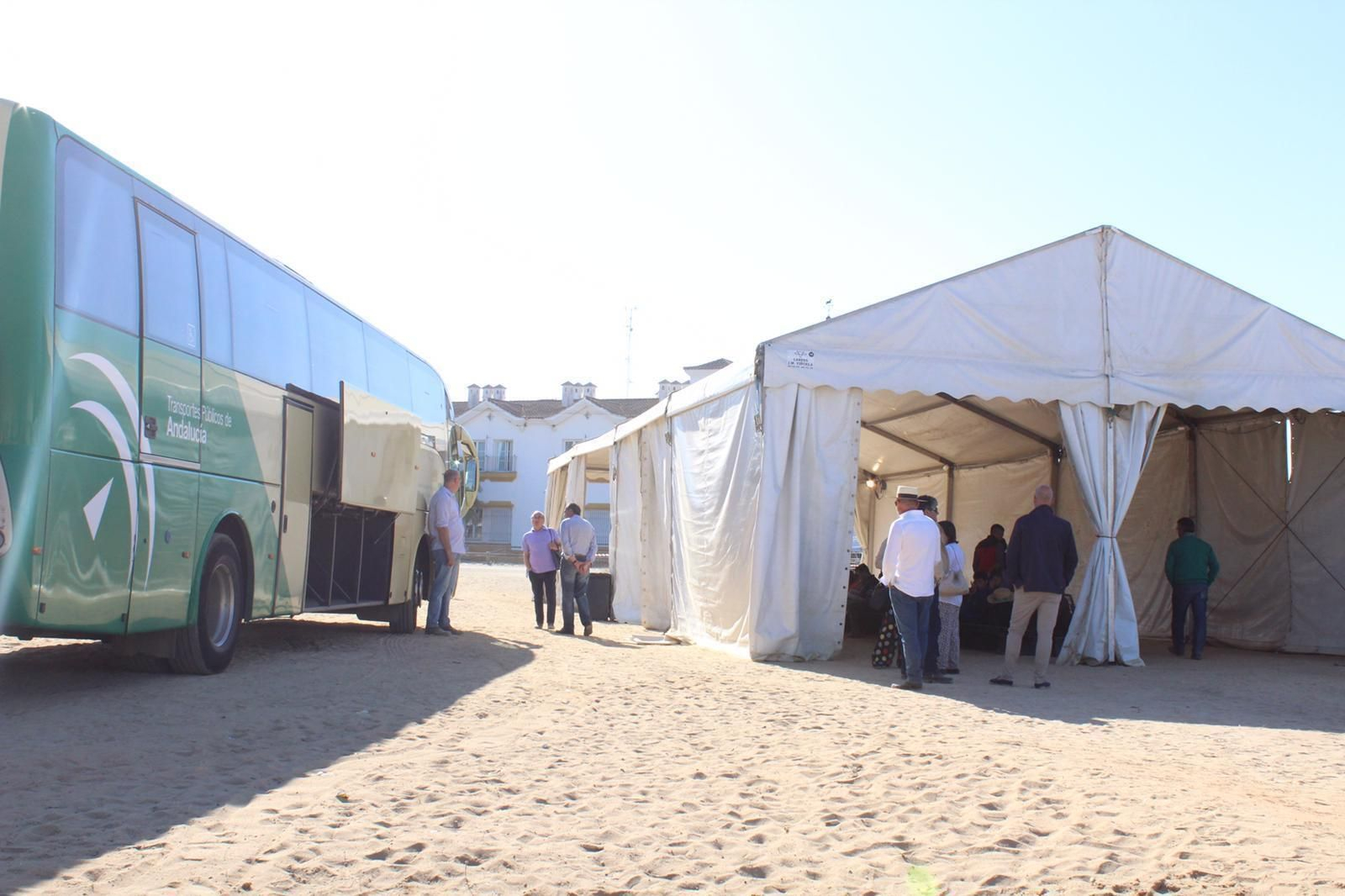 El apeadero del autobús instalado en la aldea almonteña en 2019. El apeadero del autobús instalado en la aldea almonteña en 2019.