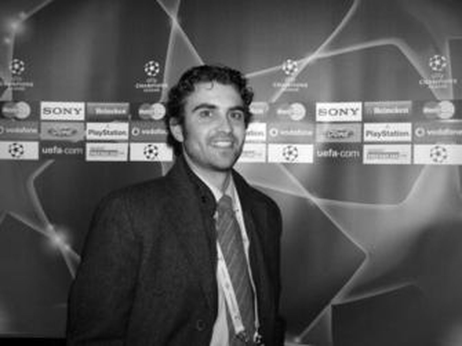 Francisco Porras posa en San Siro.