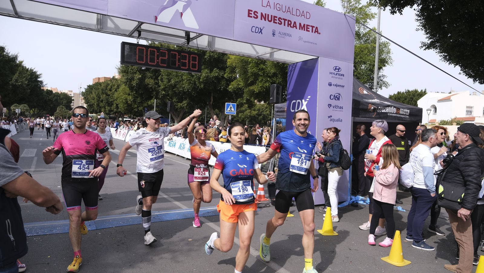 Imágenes de la Carrera de la Mujer 2023 en Almería