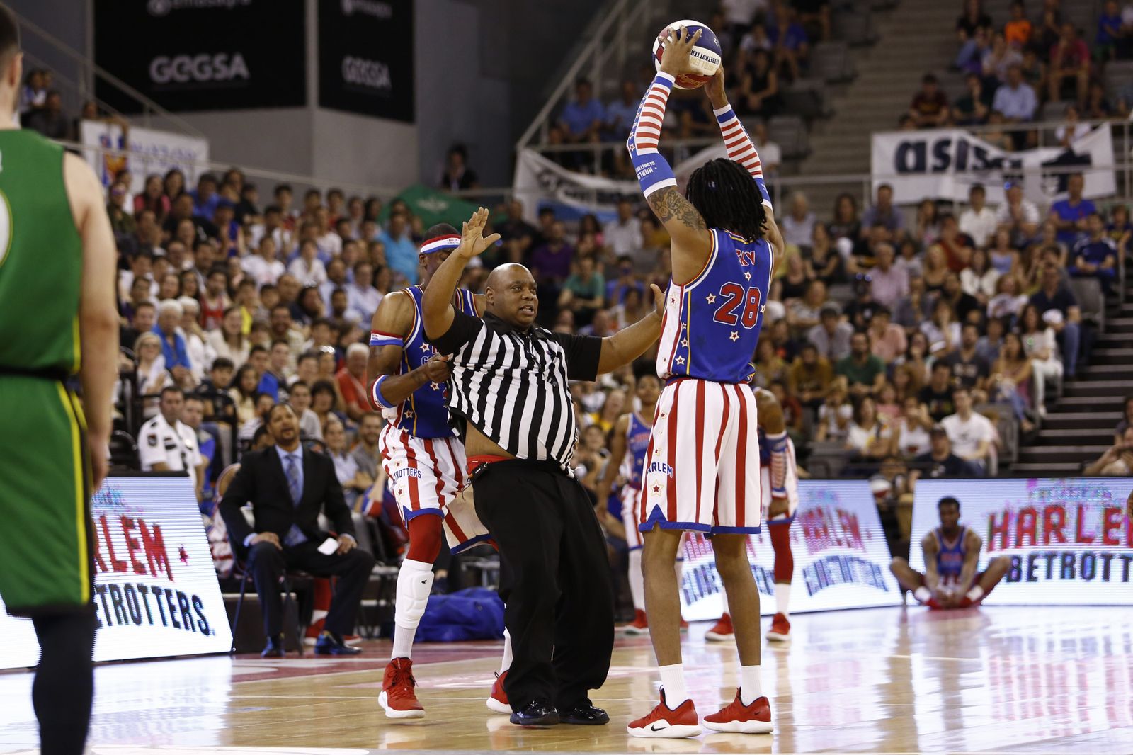 El espectáculo de los Globetrotters inunda el Palacio de Deportes