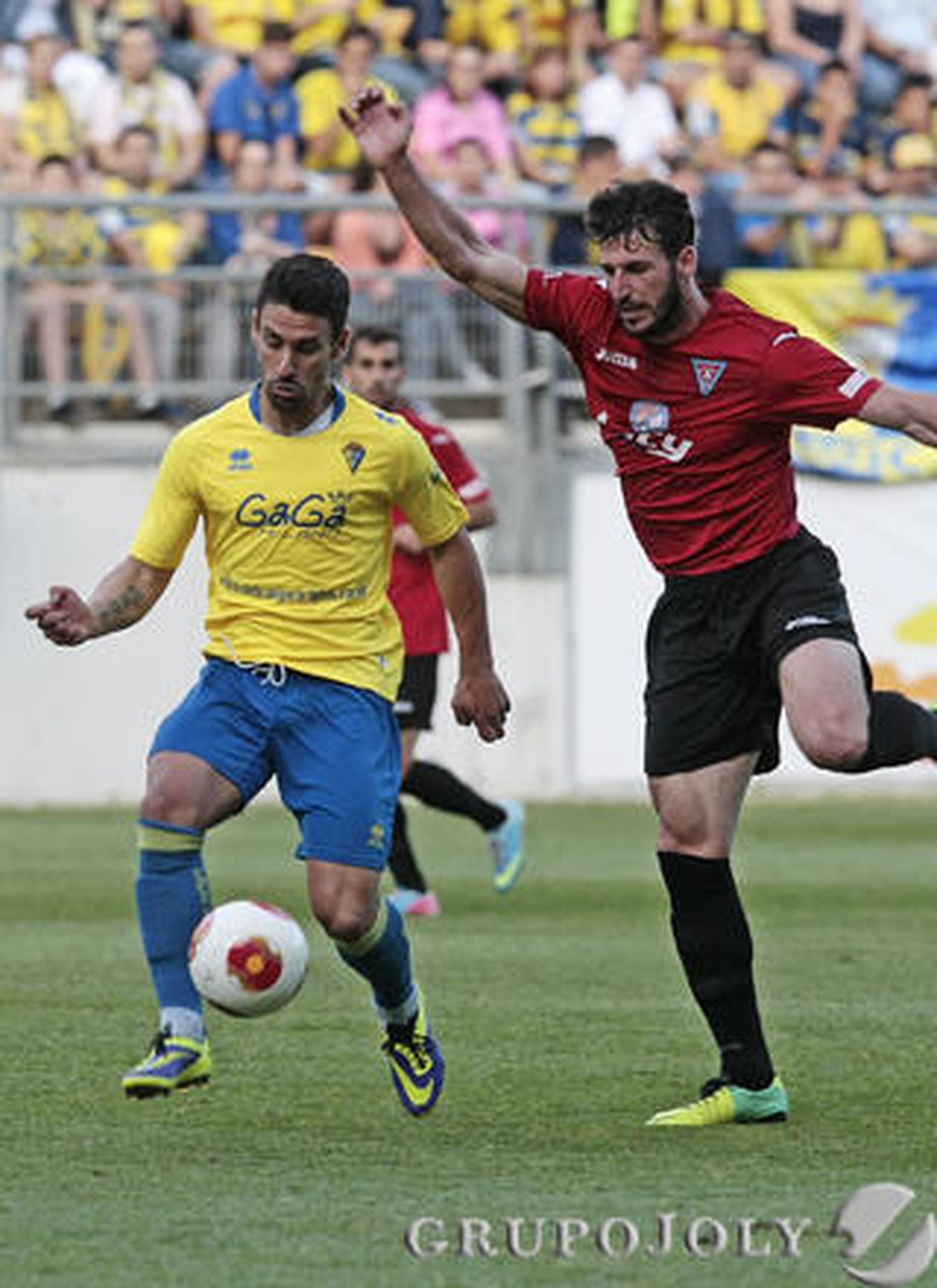 El Cádiz golea a La Roda (4-1) y vuelve al cuarto puesto gracias a la derrota del Guadalajara

Foto: Fito Carreto