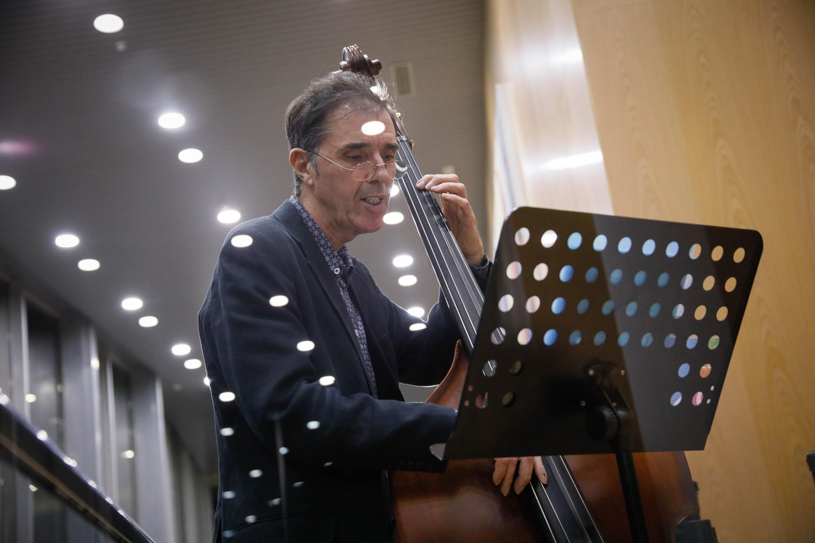 Imágenes del acto de reconocimiento a antiguos alumnos y amigos de honor en la UAL