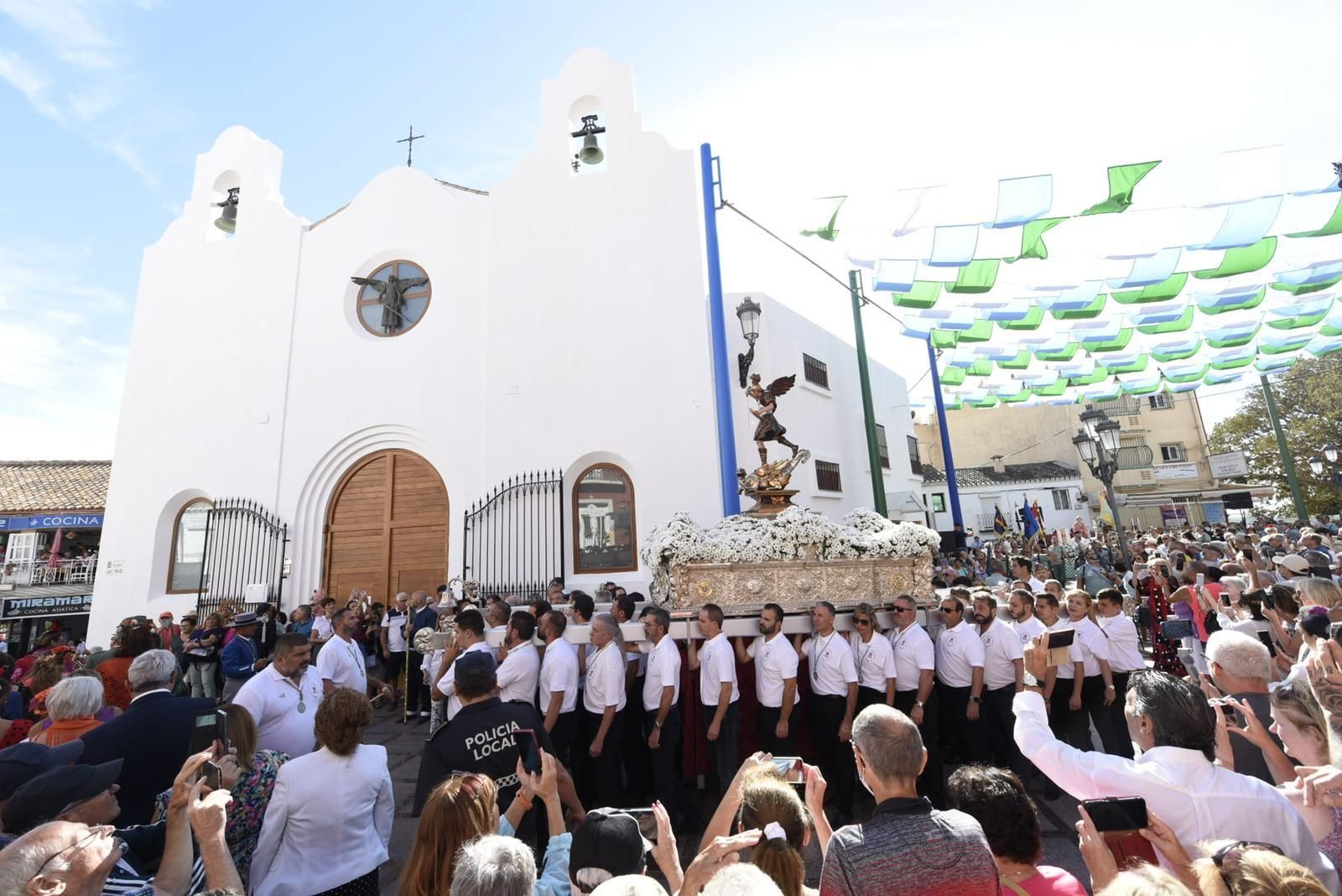La procesión del patrón de Torremolinos, San Miguel Arcángel.