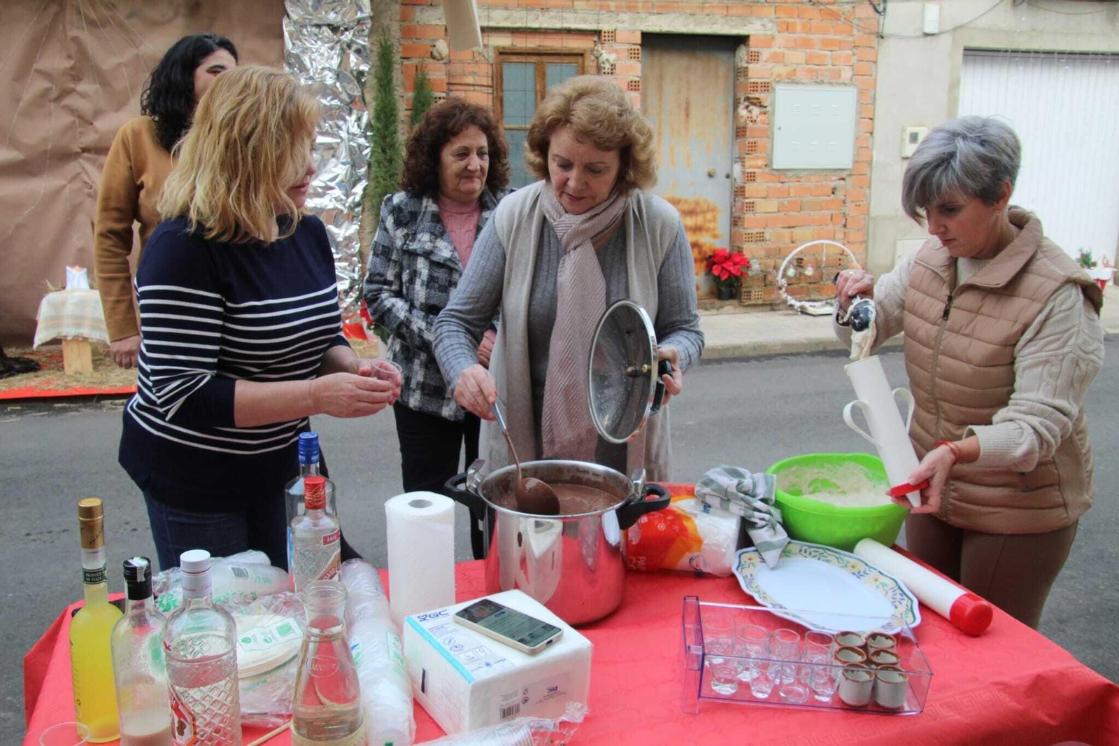Un paseo en fotografías por la Navidad de Villafranca, el pueblo de Córdoba del reciclaje y la imaginación