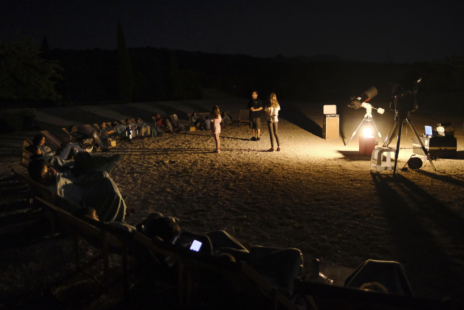 Asistentes durante una de las explicaciones