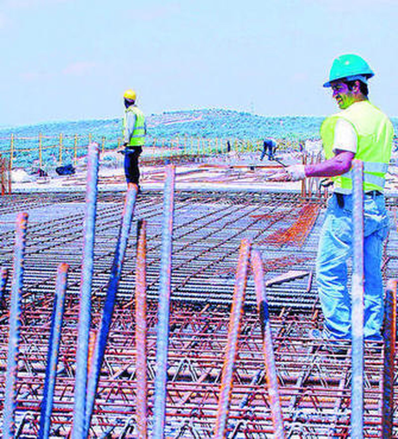 Obras en un viaducto del AVE en la provincia de Almería.