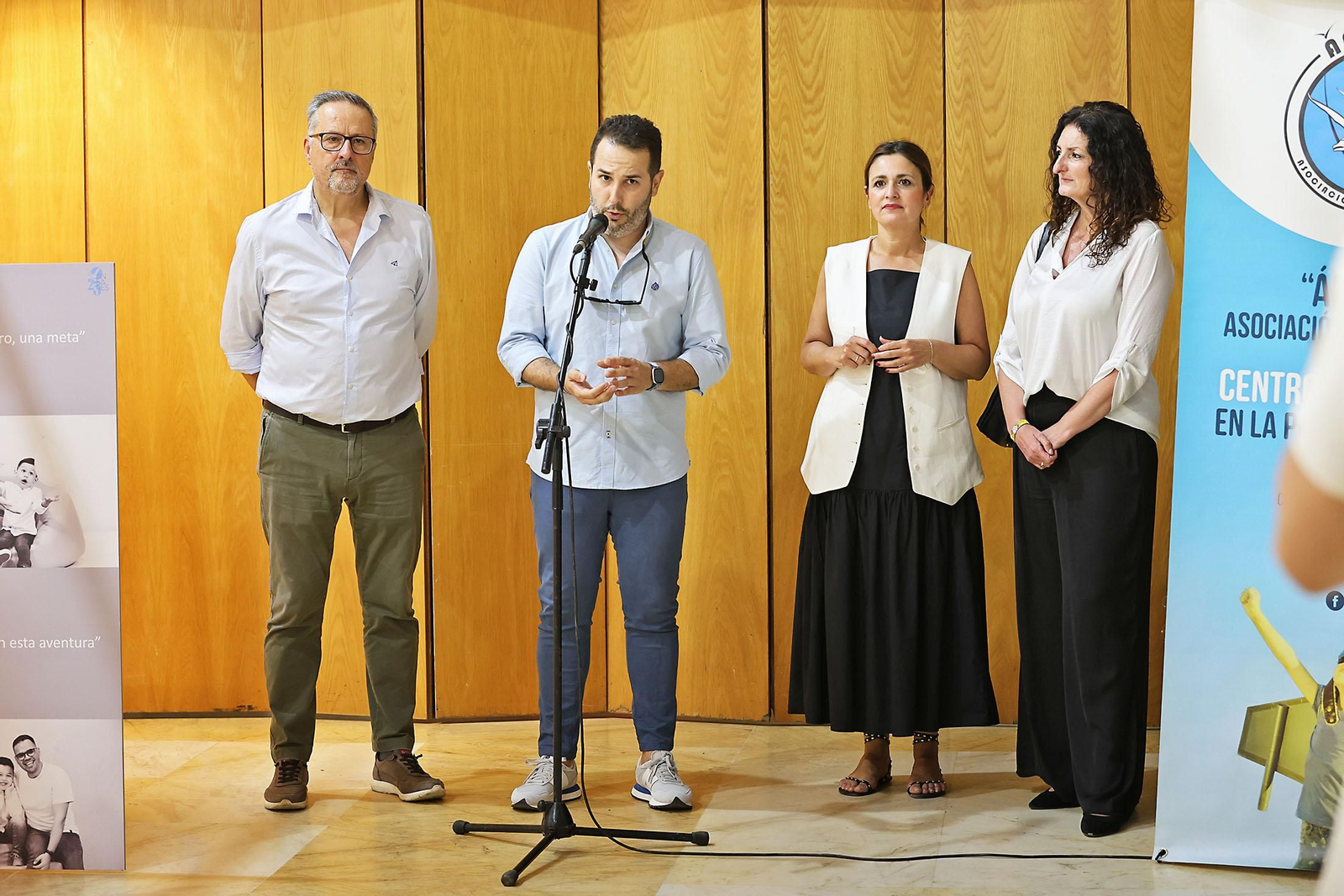 Inauguración de la exposición '25 Años, Infinitas historias auténticas' de Autismo Huelva Ánsares