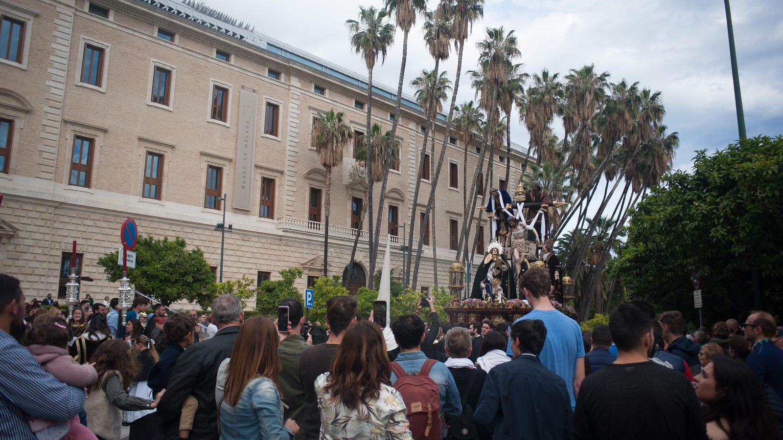 La Aduana, testigo de la procesión del Descendimiento. La Aduana, testigo de la procesión del Descendimiento.