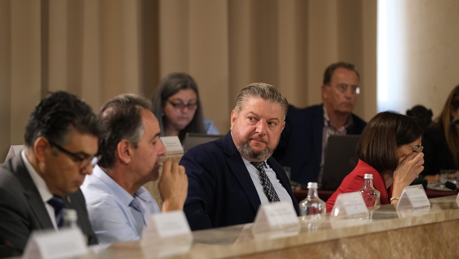 Imágenes del pleno del Ayuntamiento de Almería