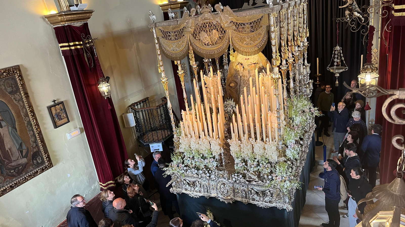 La lluvia deja a Los Negritos en su capilla