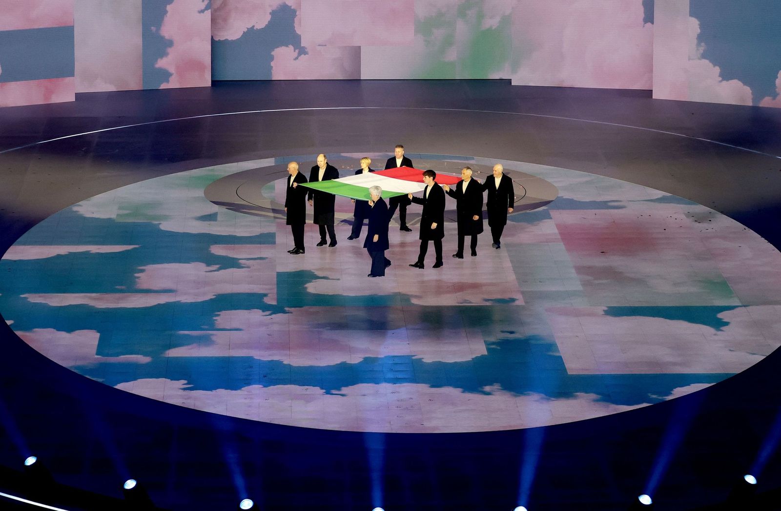 Las mejores fotos de los Juegos Olímpicos de invierno Milán Cortina d'Ampezzo 2026 | Ceremonia de clausura y jornada 17 y última