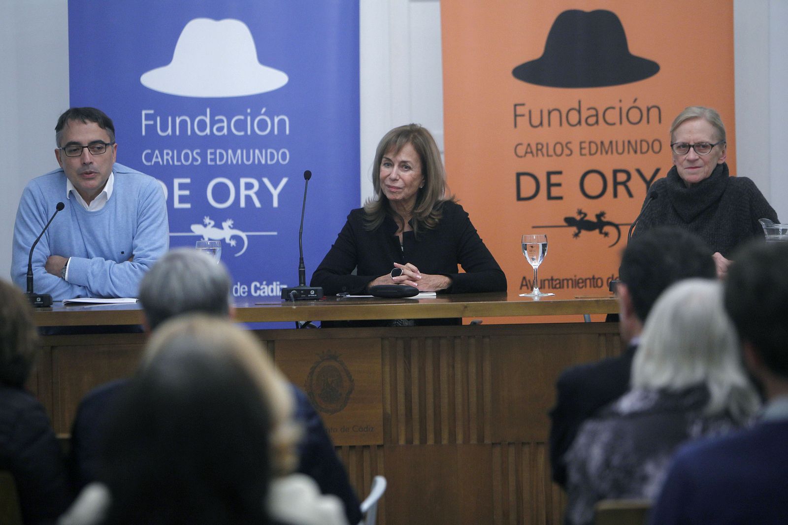 Los 'Poemas, plumas y pájaros' de Amalia Vilches