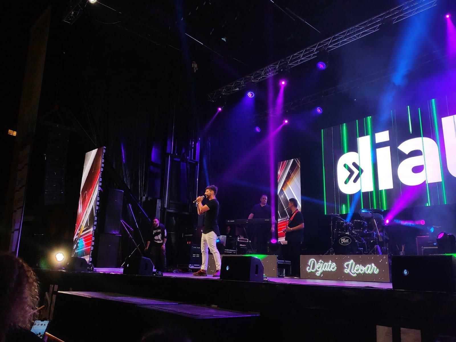 Polo Nandez, en uno de los conciertos.