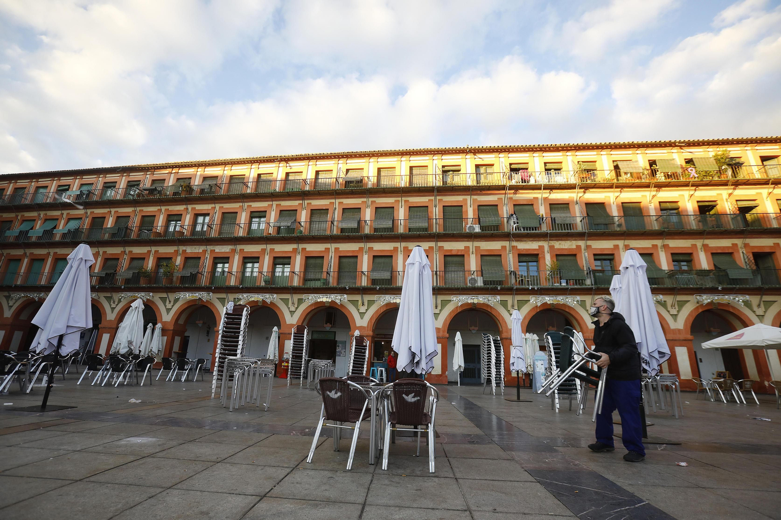 El nuevo cierre de bares y restaurantes de Córdoba, en fotografías