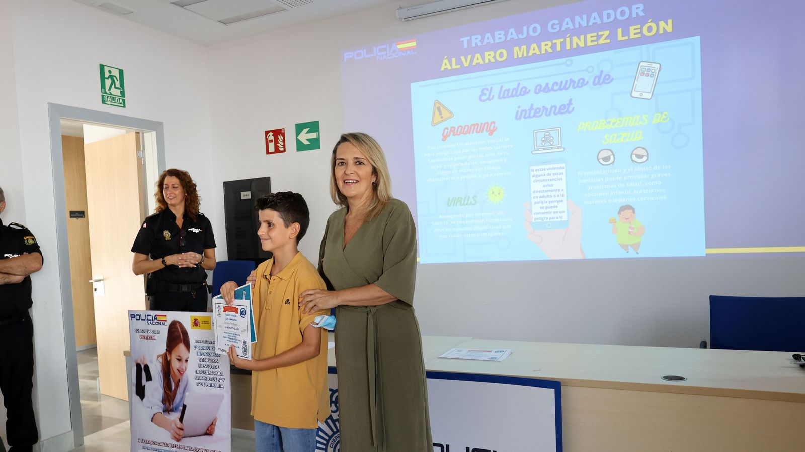 Premios del 2º concurso de infografías sobre los riesgos de internet para alumnos de 5º y 6º de primaria