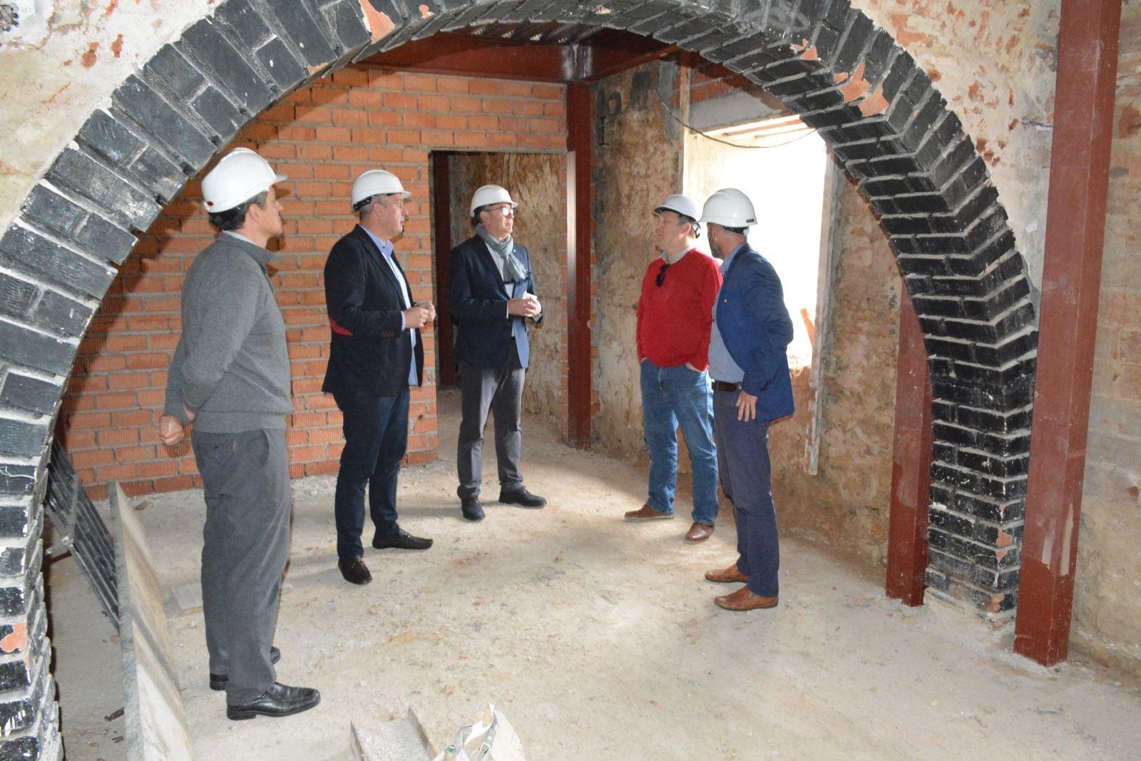 Las autoridades locales, en el interior de la Casa Varela.