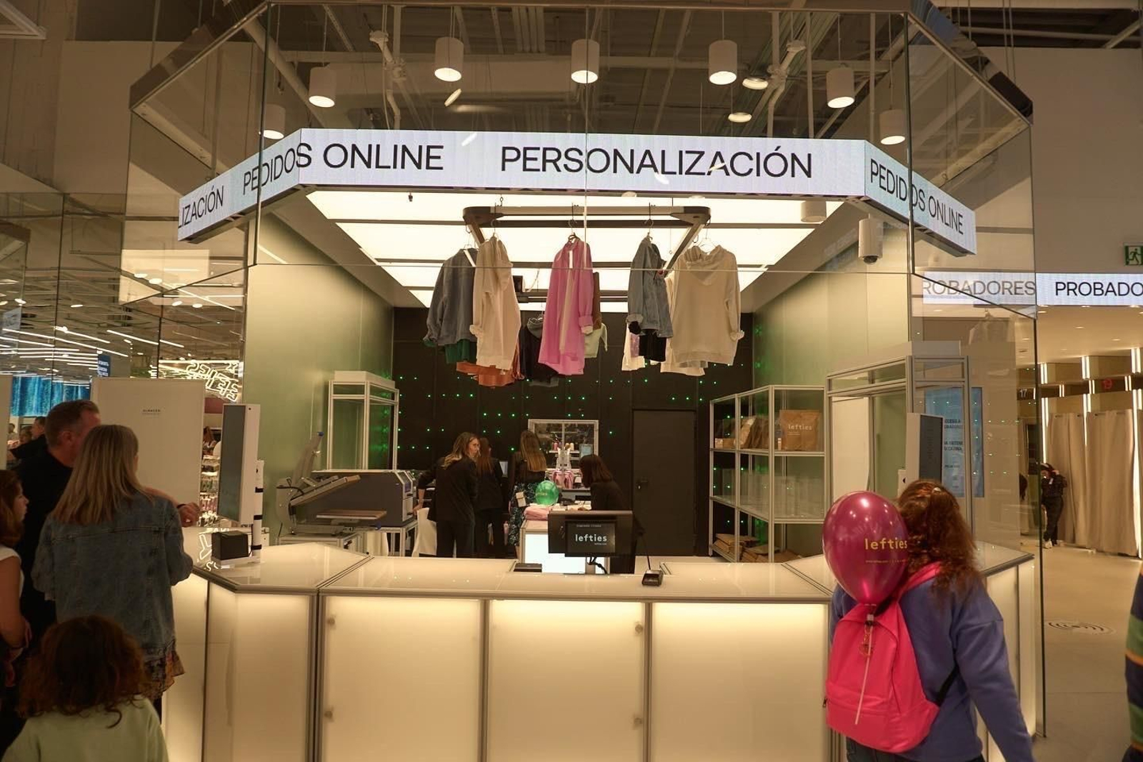 Lefties abre su primera tienda digital en Dos Hermanas.