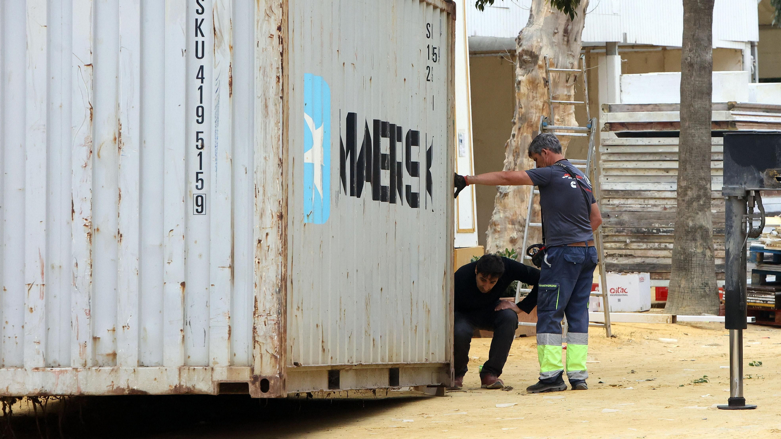 Continúan los trabajos de recogida en la Feria de Jerez 2024 Continúan los trabajos de recogida en la Feria de Jerez 2024